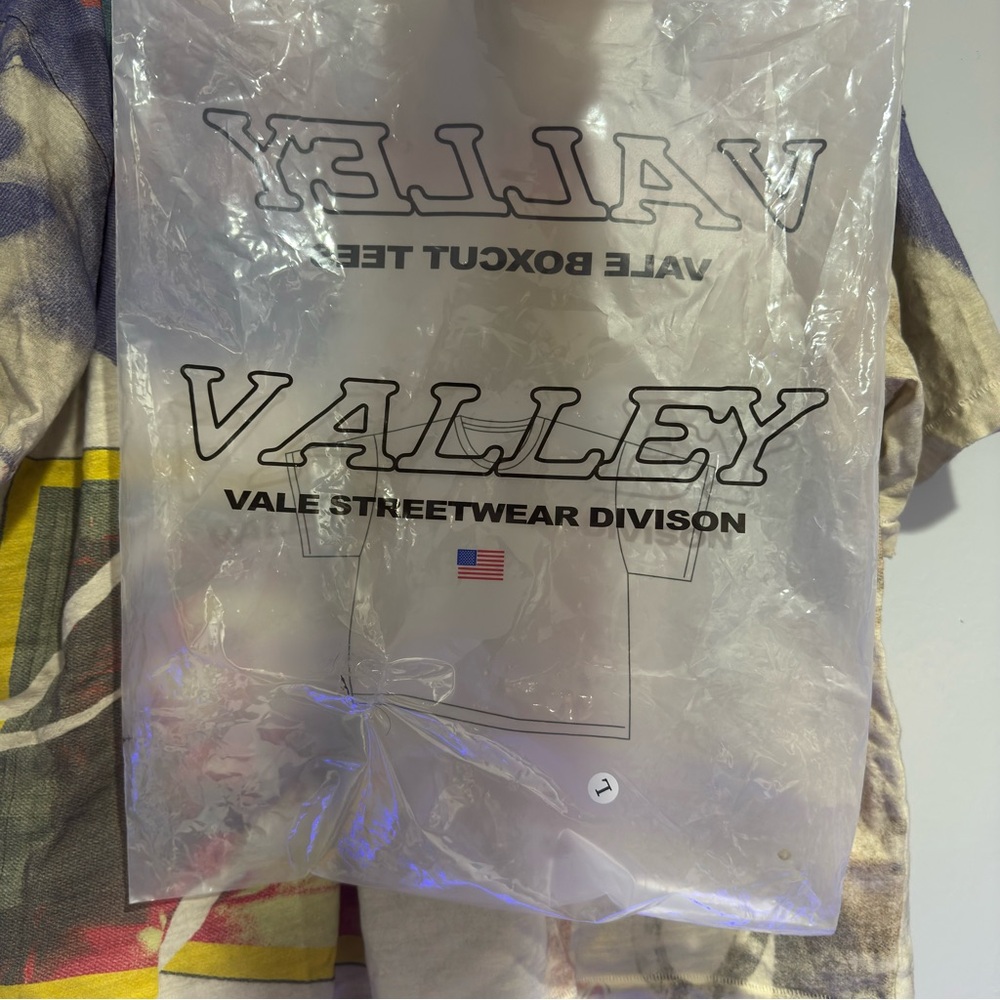 Vale T-Shirt - Picture 5 of 9